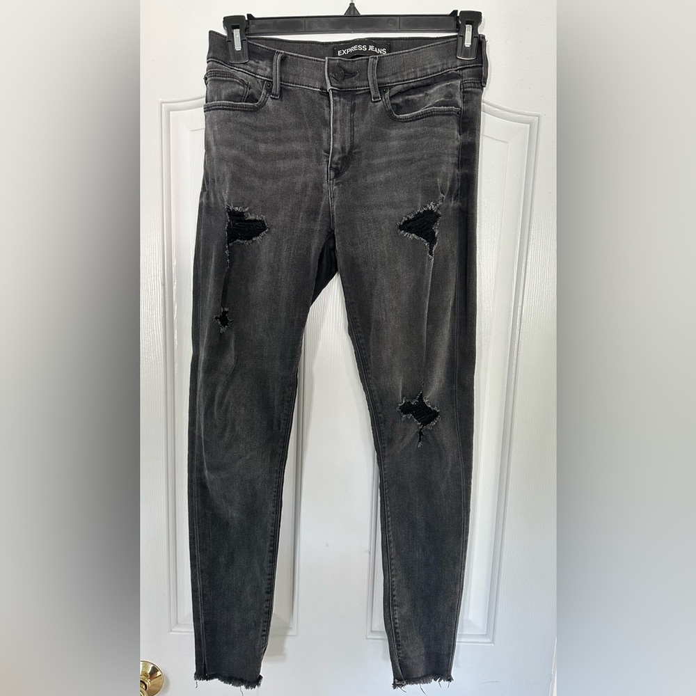 Express jeans size 4. Comfy and stretchy.